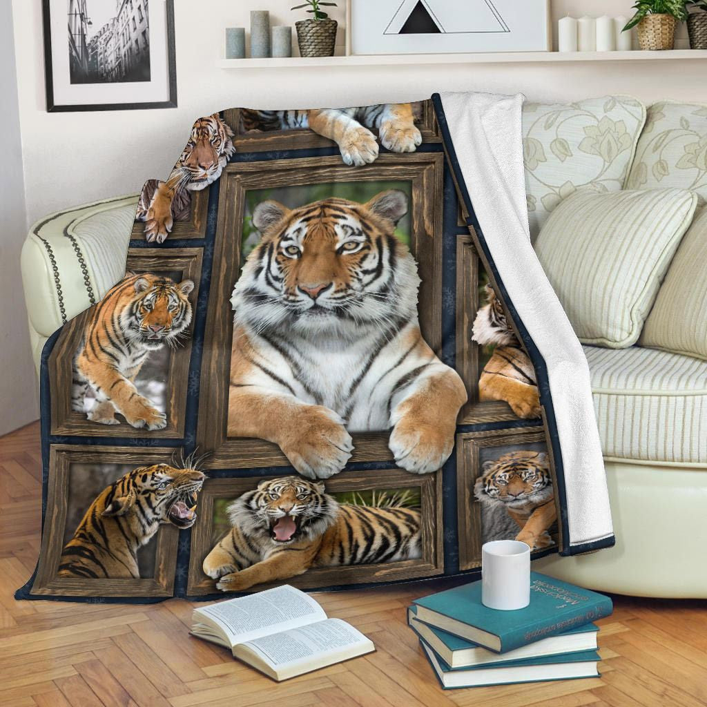 Tiger Q2 Fleece Blanket